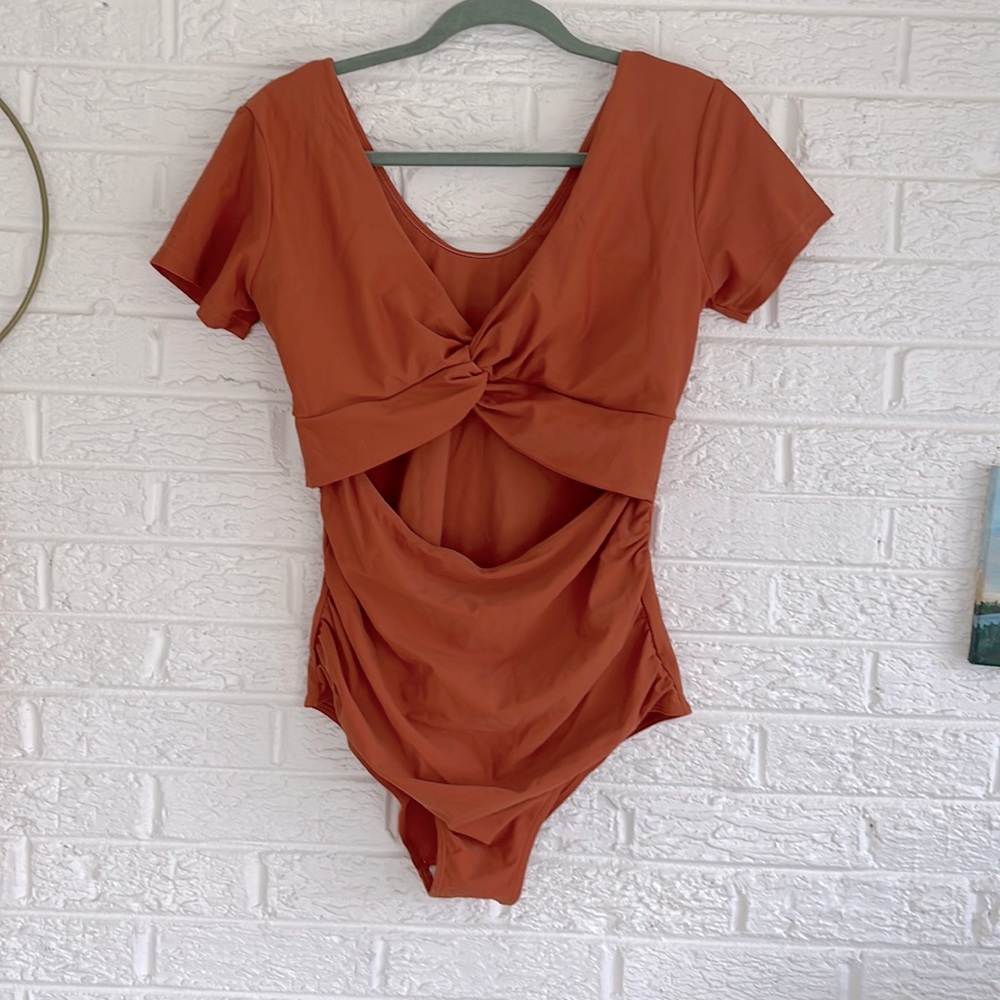 L/XL orange short sleeve bathing suit